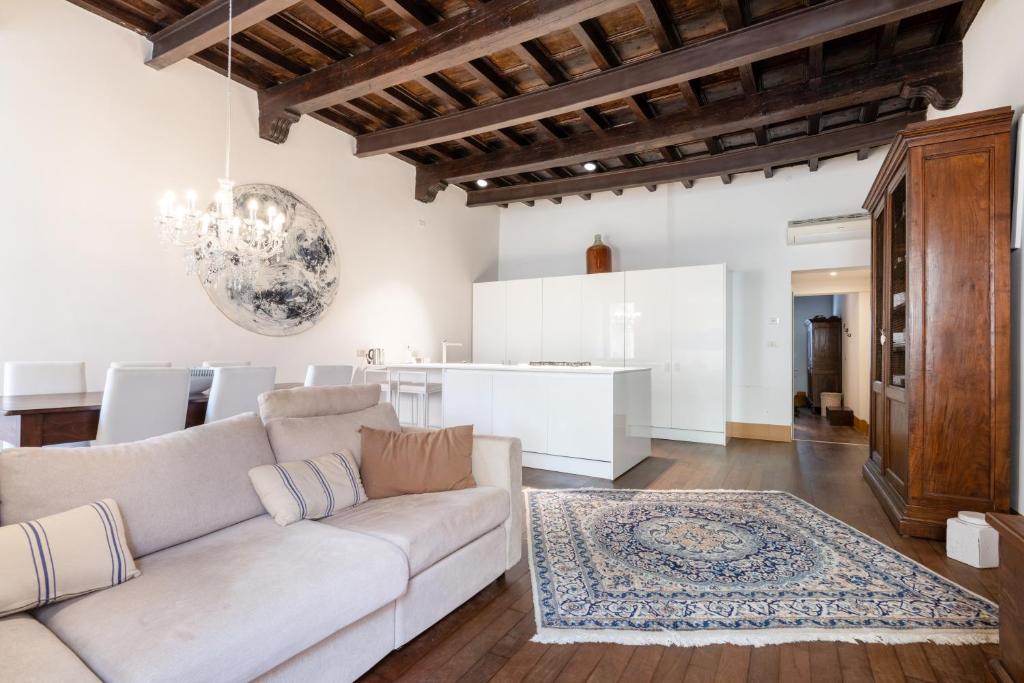 Exclusive Elegant Apartment in pieno centro! x4