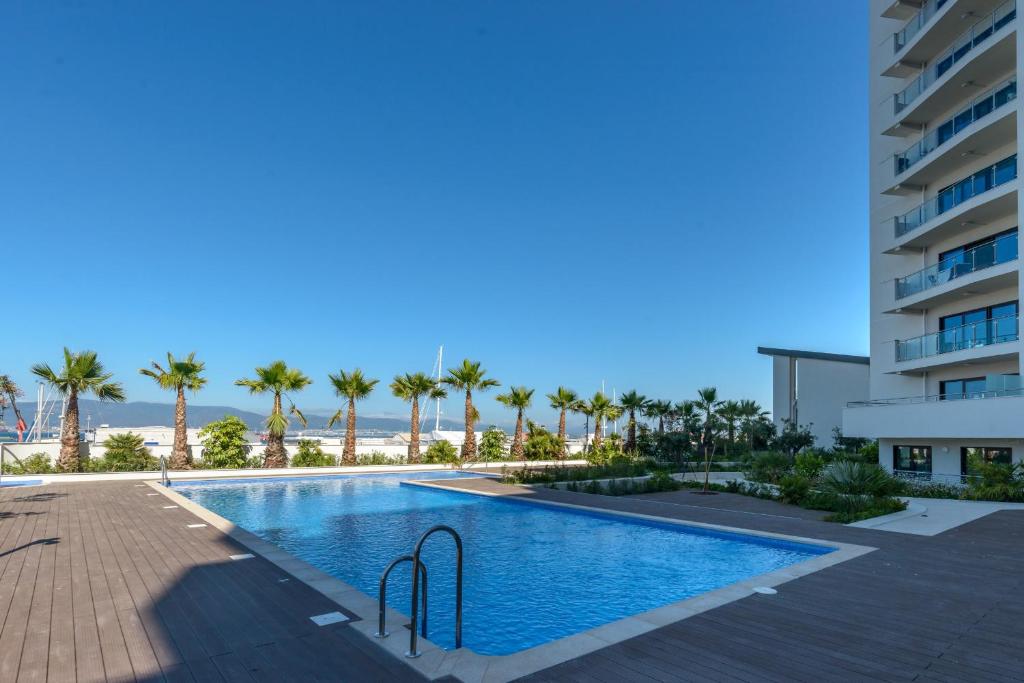Photo de la galerie de l'établissement Luxury modern apartment with exceptional views! Hosted by Sweetstay, à Gibraltar