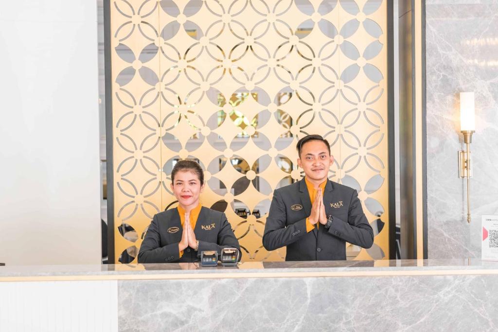 Členové personálu v ubytování Kala Hotel Semarang