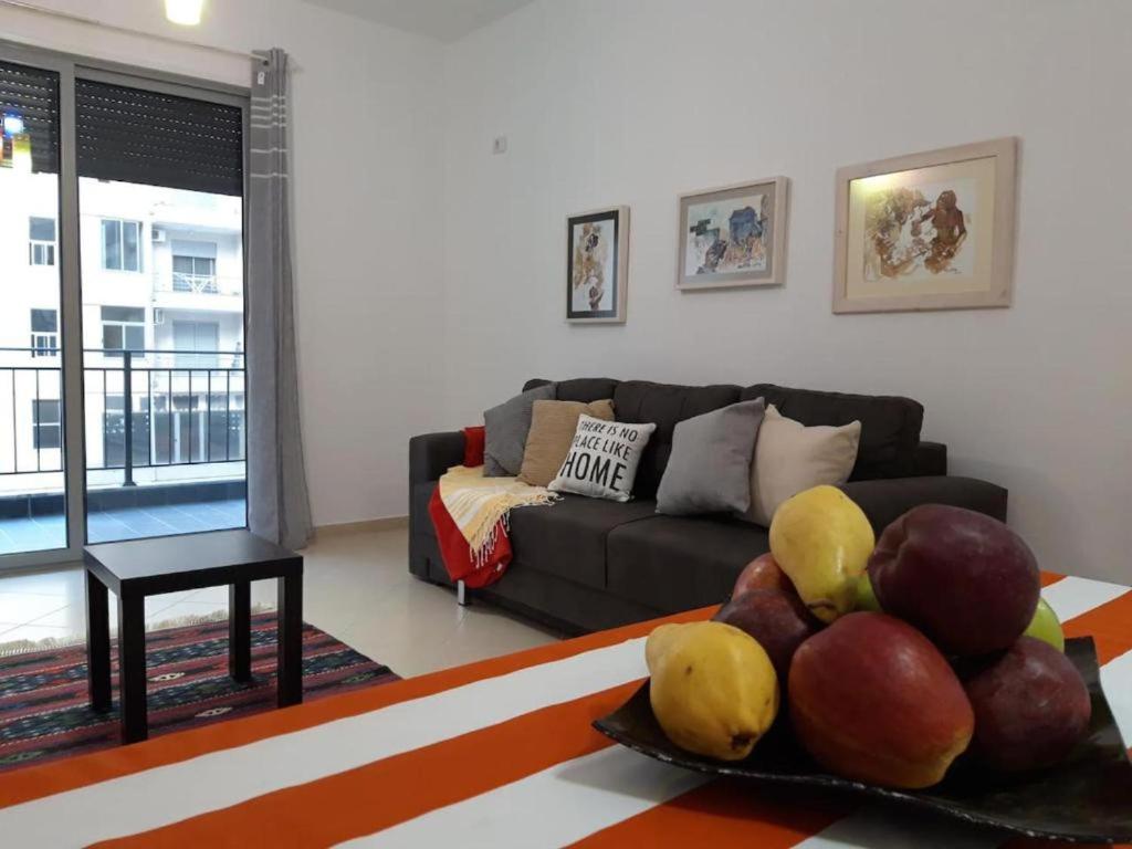 Taste of the mediterranean- Artist 's Apartment