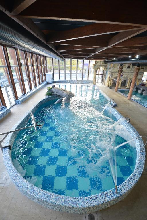 Bazén v ubytování Spa Resort & Hotel Vrnjačke Terme nebo v jeho okolí