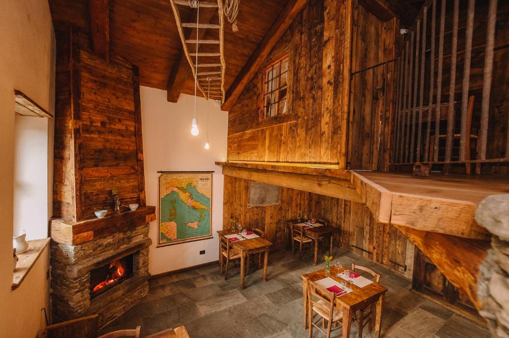 Kuchyň nebo kuchyňský kout v ubytování L'Escola e Lou Mulin