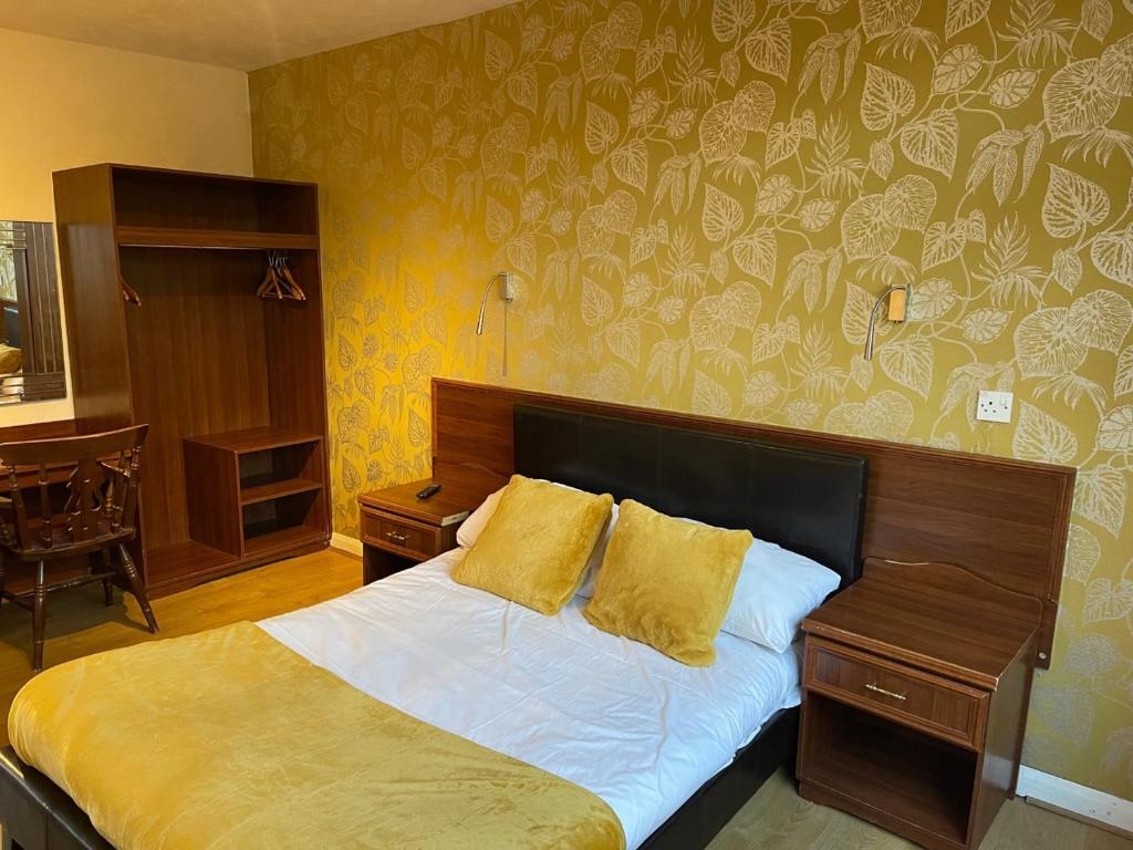 west park hotel chalets - Budget Double Or Twin Room