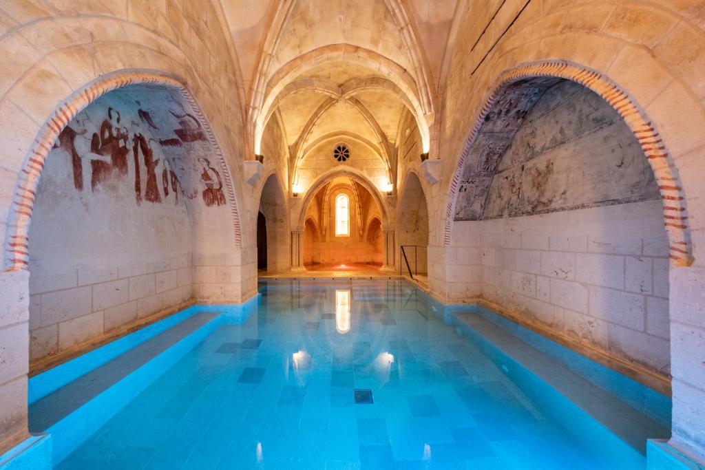 The swimming pool at or close to Castilla Termal Monasterio de Valbuena