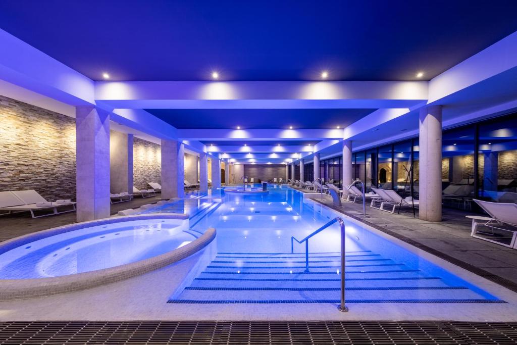 The swimming pool at or close to Castilla Termal Monasterio de Valbuena