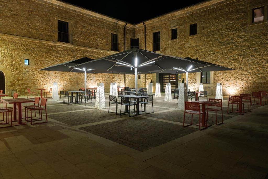 A restaurant or other place to eat at Castilla Termal Monasterio de Valbuena