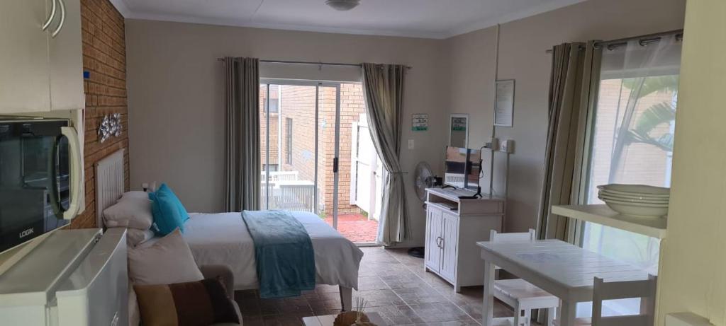 128 Shearwater on Sea, Sedgefield - Image 5