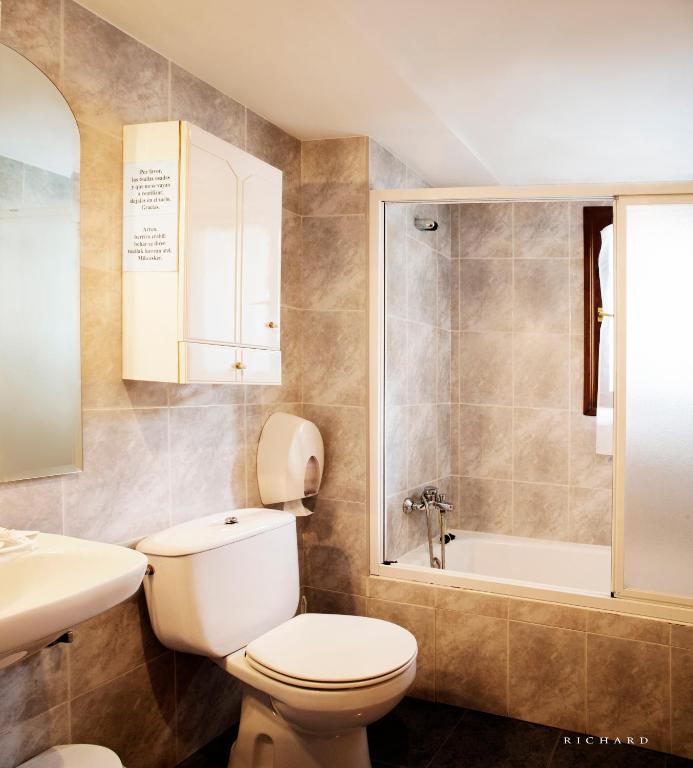 Koupelna v ubytování Hostal Musunzar