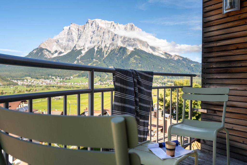 Nespecifikovaný výhled na hory nebo výhled na hory při pohledu z hotelu