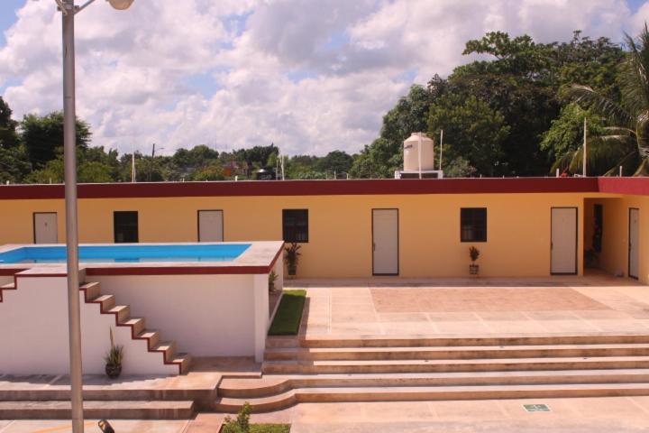 Bazén v ubytování Hotel La Piramide Izamal nebo v jeho okolí