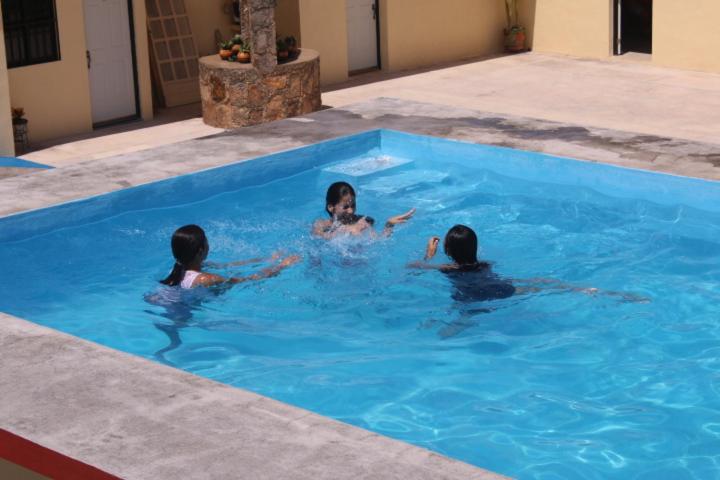 Bazén v ubytování Hotel La Piramide Izamal nebo v jeho okolí