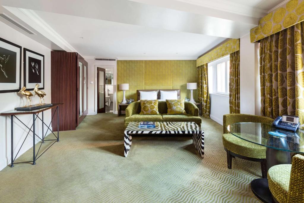 2025 Experience London in Style: The Top Hotels to Book - The May Fair, A Radisson Collection Hotel
