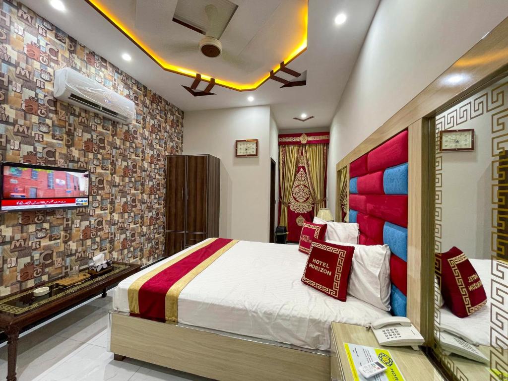 Horizon Hotel - Deluxe Single Room
