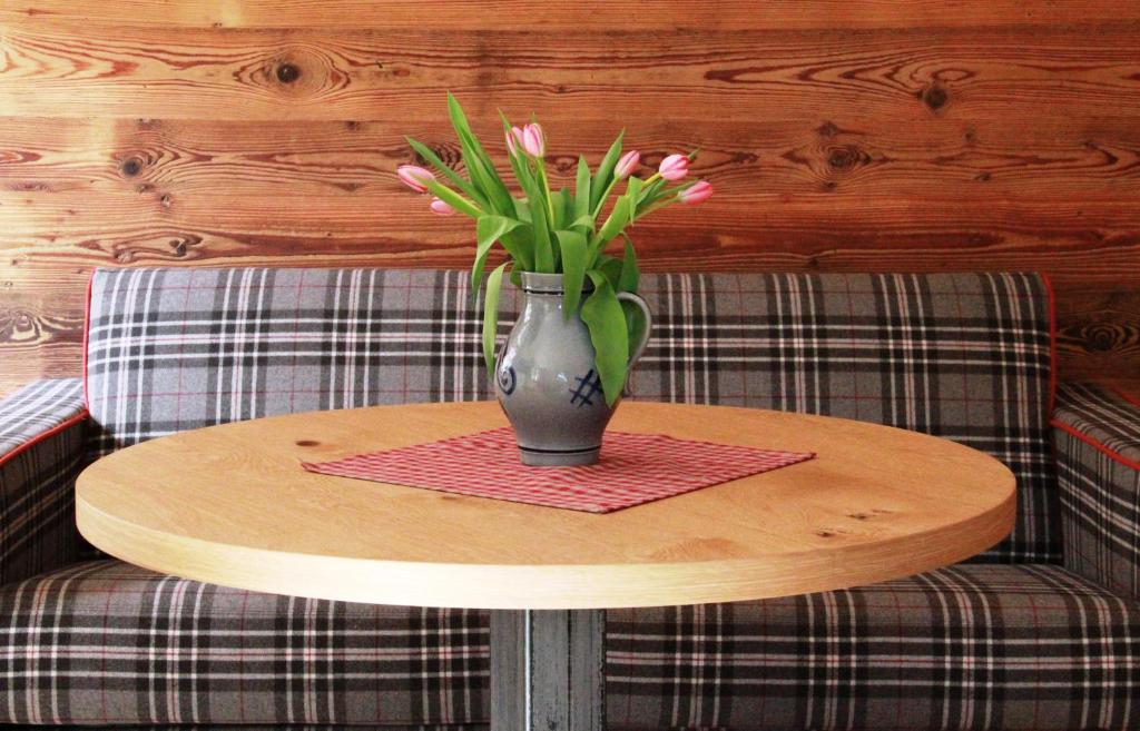 Posezení v ubytování Alpen Suites Brandnertal