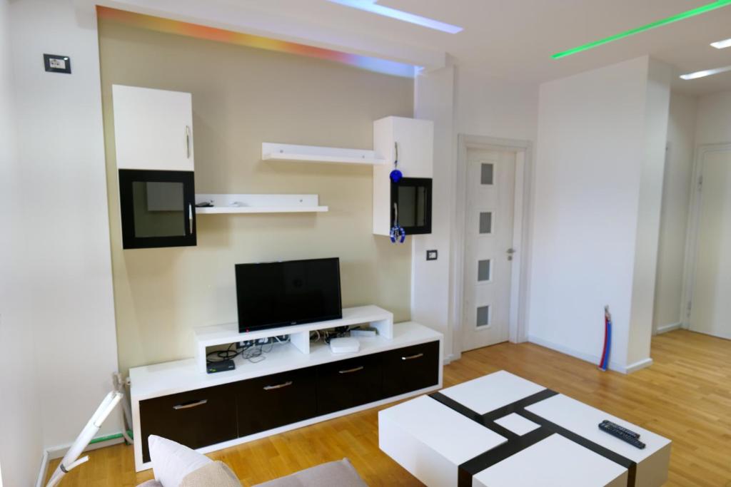 Sion Saranda Apartment 21 , a three bedroom apartment in the center of the city - Image 10