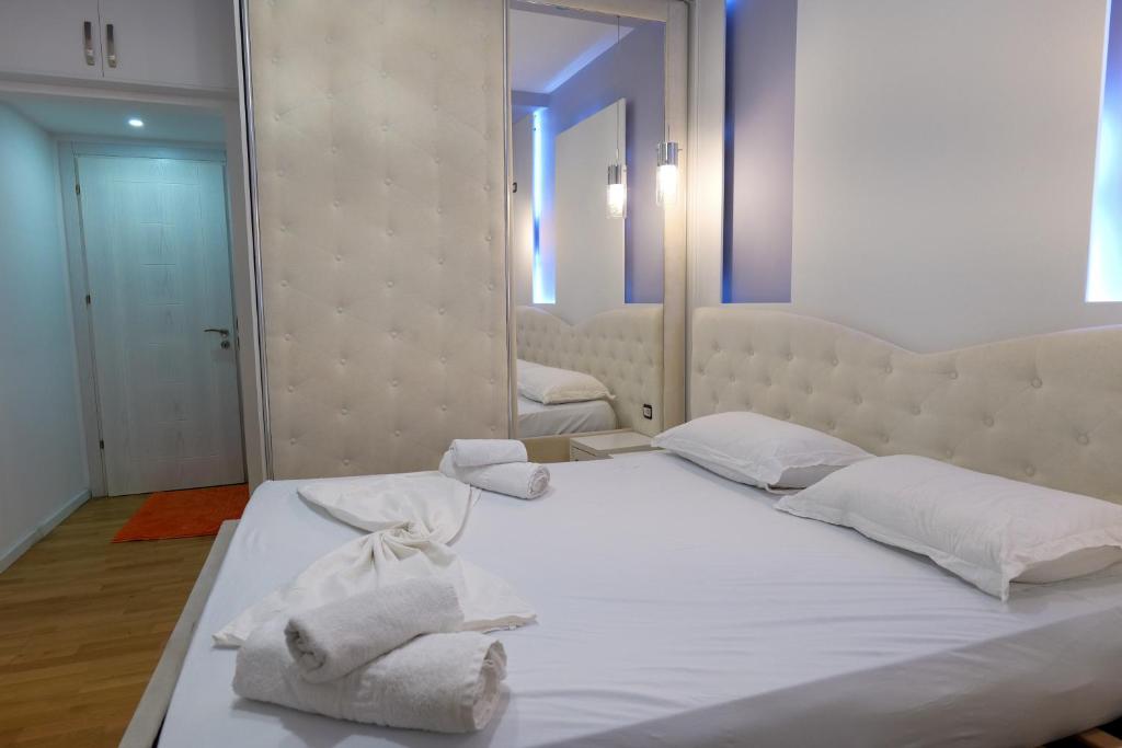 Sion Saranda Apartment 21 , a three bedroom apartment in the center of the city - Image 2