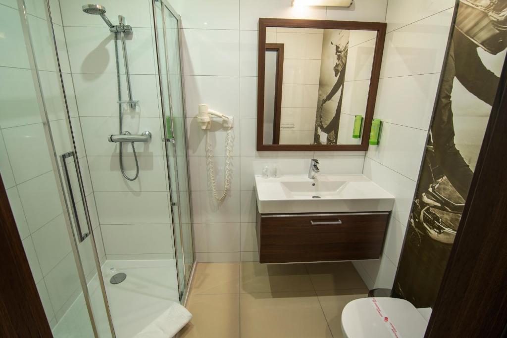 Flinski Sport X SPA, Boutique X Art - 9