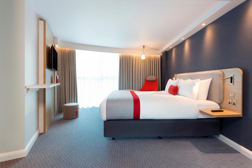 Postel nebo postele na pokoji v ubytování Holiday Inn Express Southampton - M27, J7 by IHG