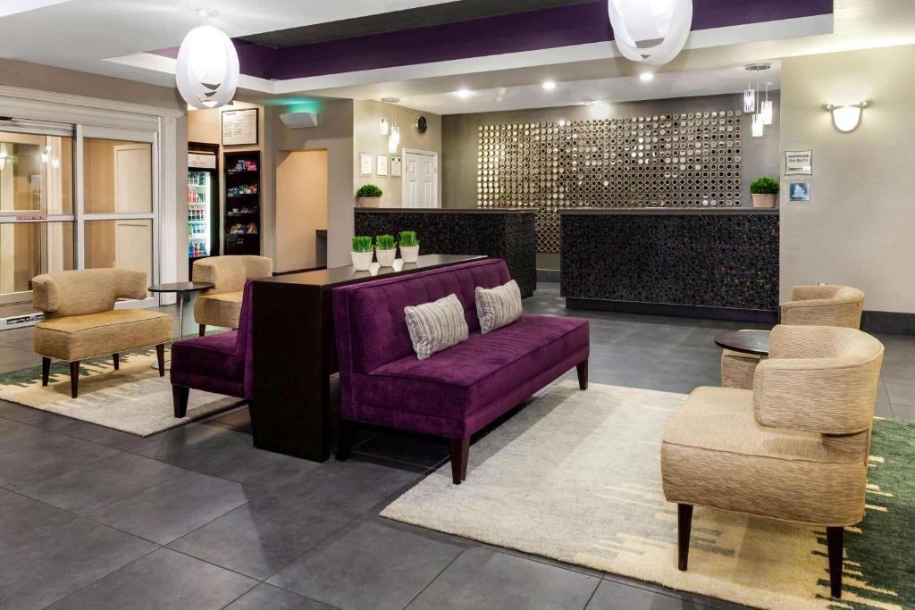 Posezení v ubytování La Quinta by Wyndham Laredo Airport