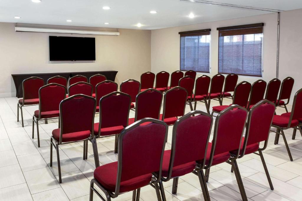 Konferenční prostory v ubytování La Quinta by Wyndham Laredo Airport