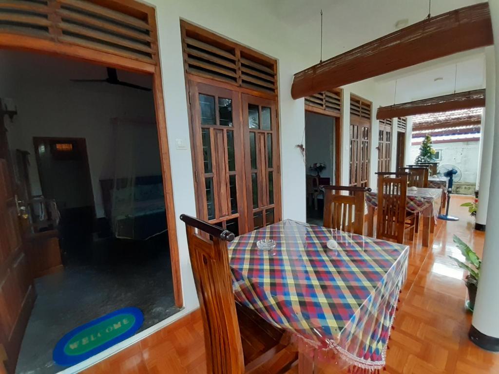 Restaurace v ubytování Sayura Beach Hotel