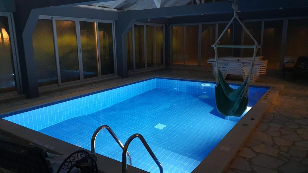 Bazén v ubytování Holiday Home Bogumila nebo v jeho okolí