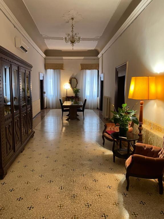 Część wypoczynkowa w obiekcie palazzo suite ducale