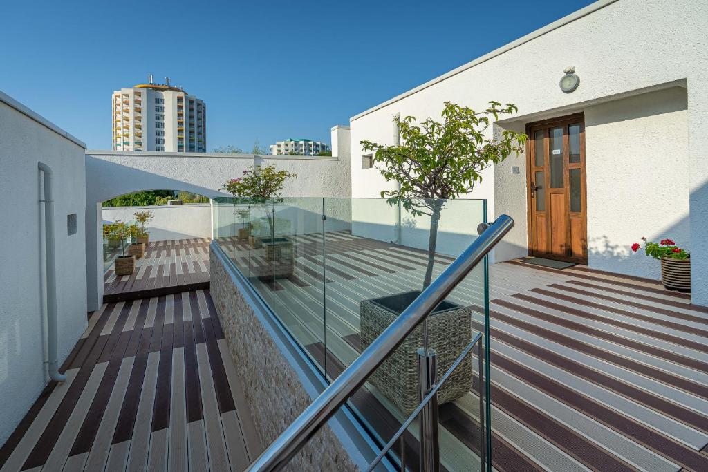 Balkón nebo terasa v ubytování Mera Resort