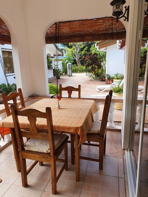 Balkón nebo terasa v ubytování Pension Hibiscus