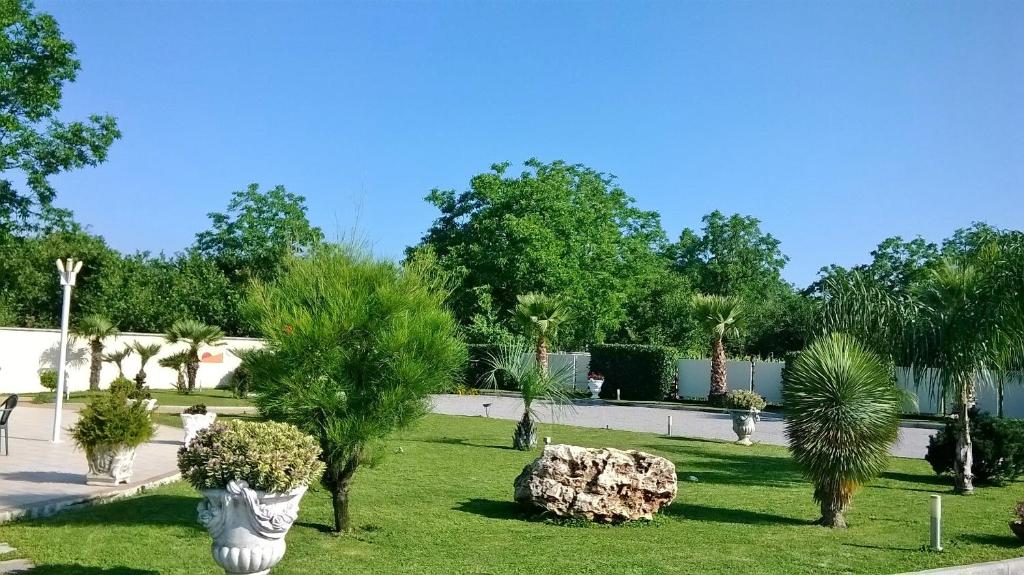 Ogród w obiekcie Hotel Ginevra