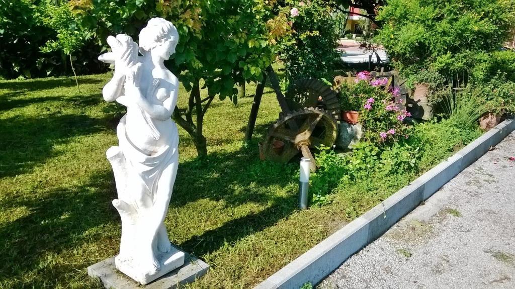 Ogród w obiekcie Hotel Ginevra