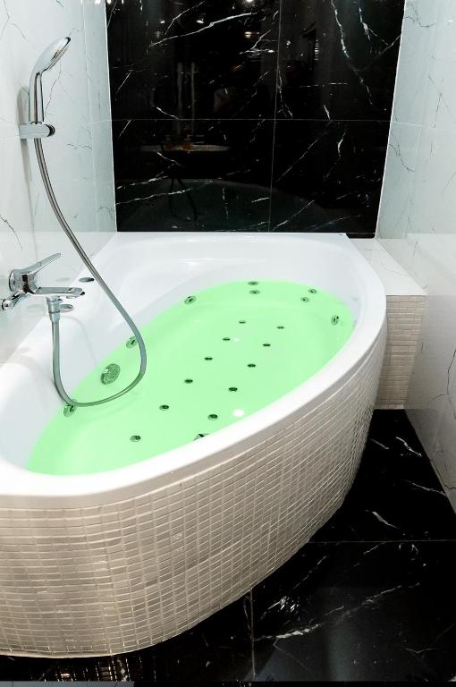 Cracovia Apartments - Deluxe Apartment With City View And Jacuzzi