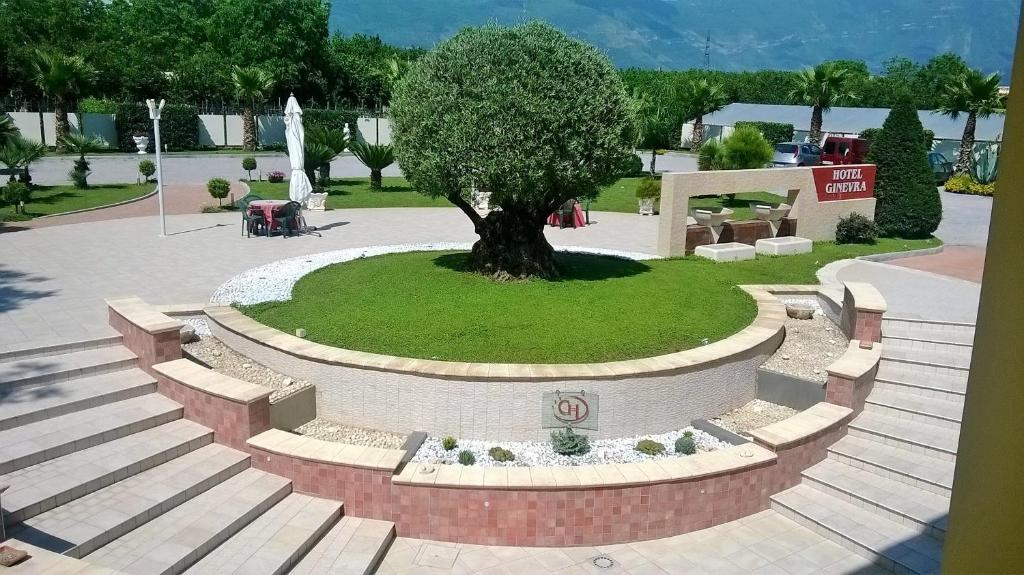 Ogród w obiekcie Hotel Ginevra