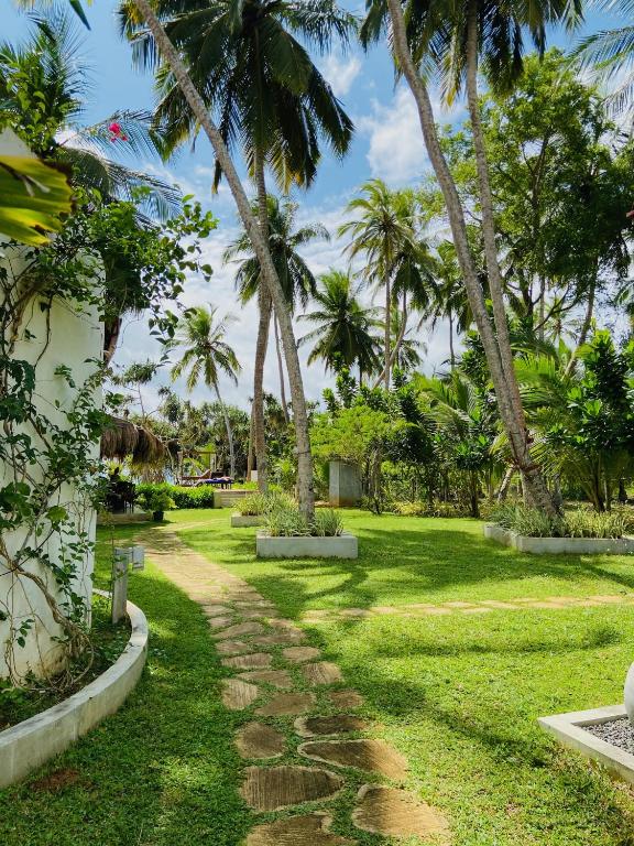 Sanjis The Seaside Cabanas - 14