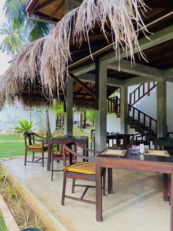 Sanjis The Seaside Cabanas - 17