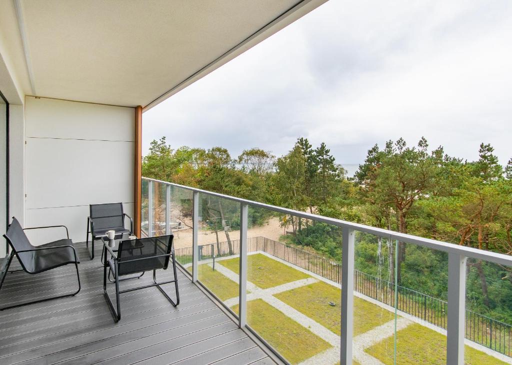 A balcony or terrace at Apartament przy samej plaży