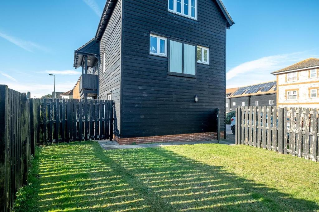 The Britten - Aldeburgh Coastal Cottages 6