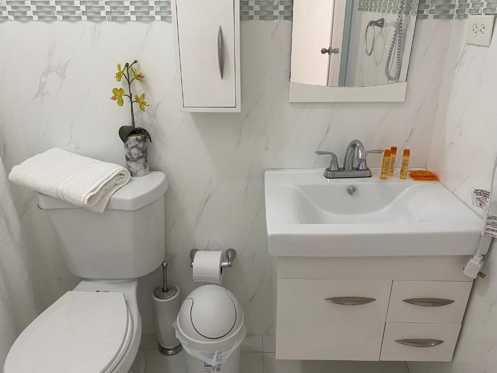 Koupelna v ubytování Itza-Bella Suites