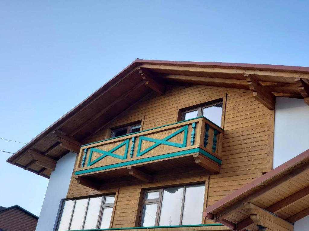 Το κτήριο όπου στεγάζεται  το διαμέρισμα