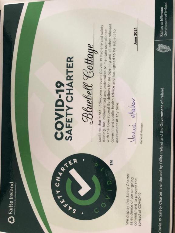 Certifikát, hodnocení, plakát nebo jiný dokument vystavený v ubytování Bluebell Cottage