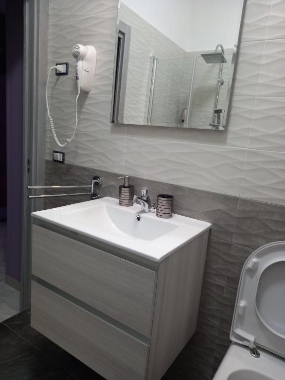 A bathroom at Affittacamere Iria