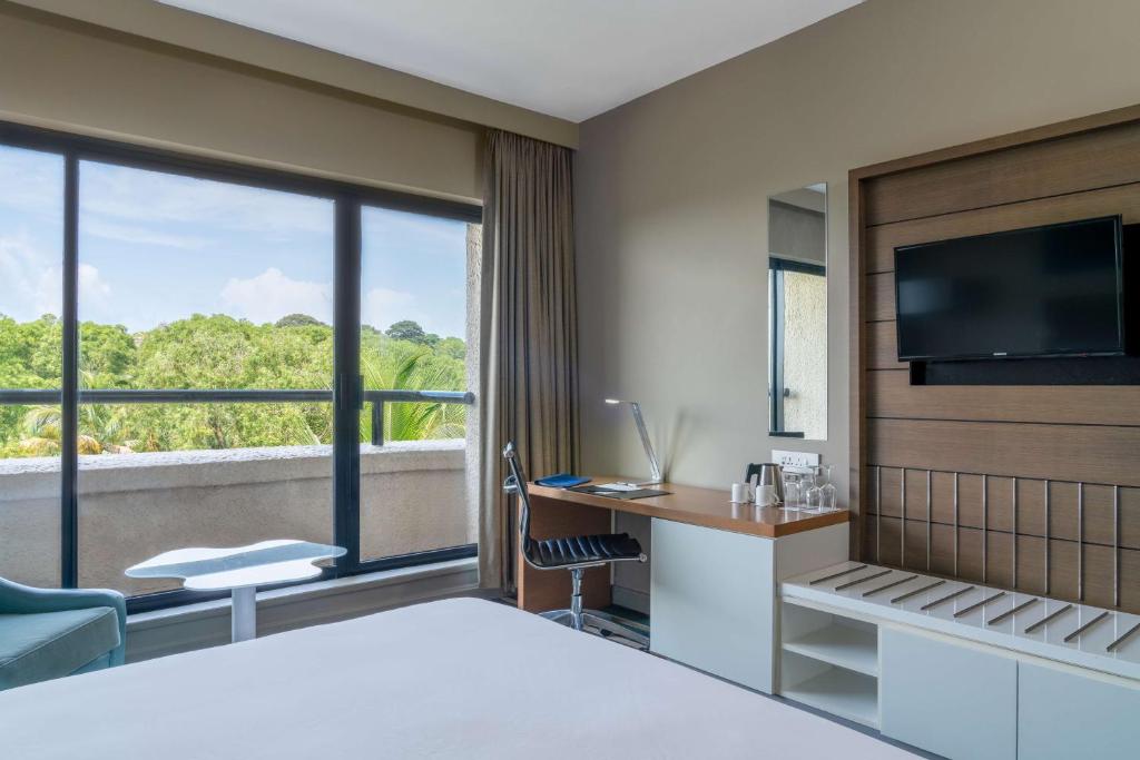 Radisson Blu Mammy Yoko Hotel - Executive Room Met Balkon- En Loungetoegang