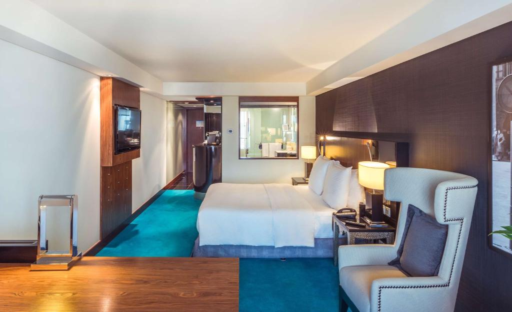 Radisson Blu Hotel, Kuwait - Executive Room With Lounge Access