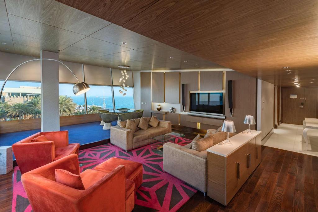 Radisson Blu Hotel, Kuwait - Presidential Suite With Sea View And Lounge Access