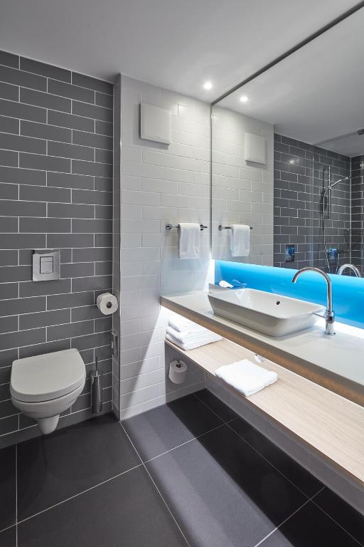 Koupelna v ubytování Holiday Inn Express - Merzig by IHG