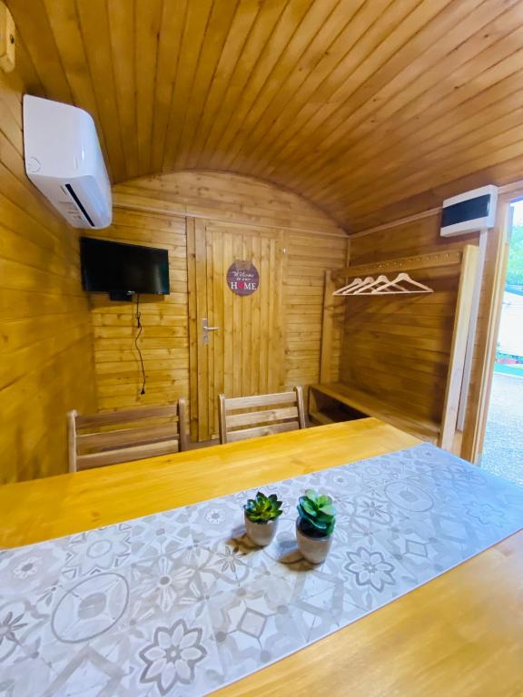 Camping Oliana - Bungalow Gitano (sin Mascotas)