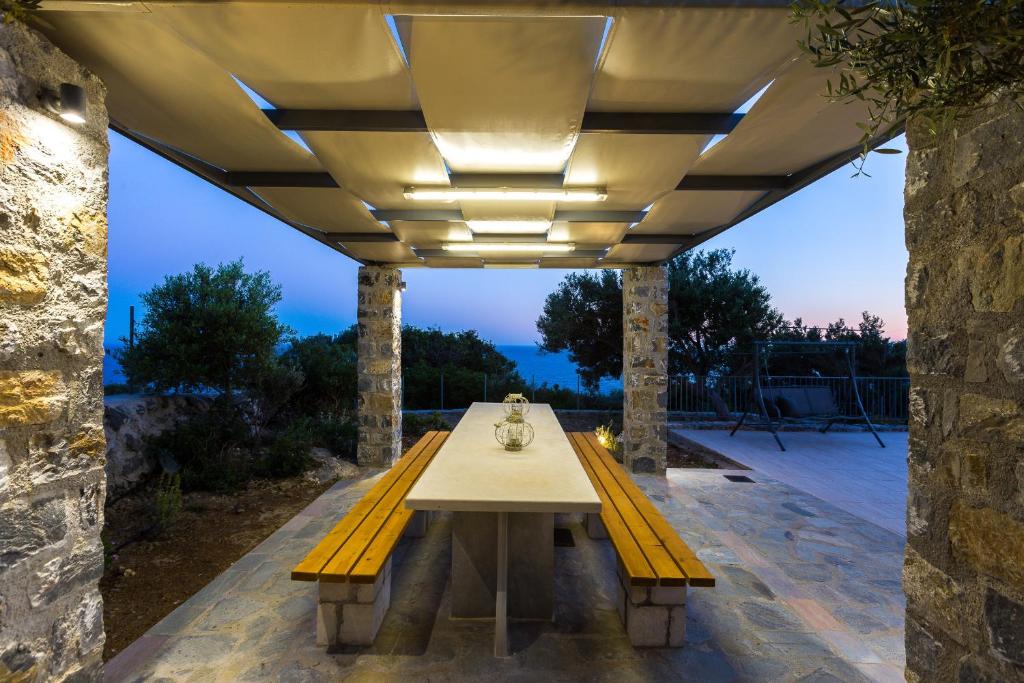Fotografie z fotogalerie ubytování Villa Stone Thromila v destinaci Sellía