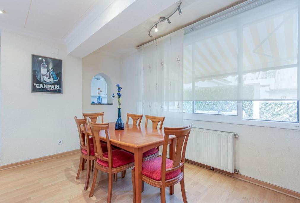 Fotografie z fotogalerie ubytování S46-CASA de VACACIONES CLIMATIZADA con PISCINA, en el CENTRO junto AL MAR, BARBACOA y WIIFI v destinaci Empuriabrava