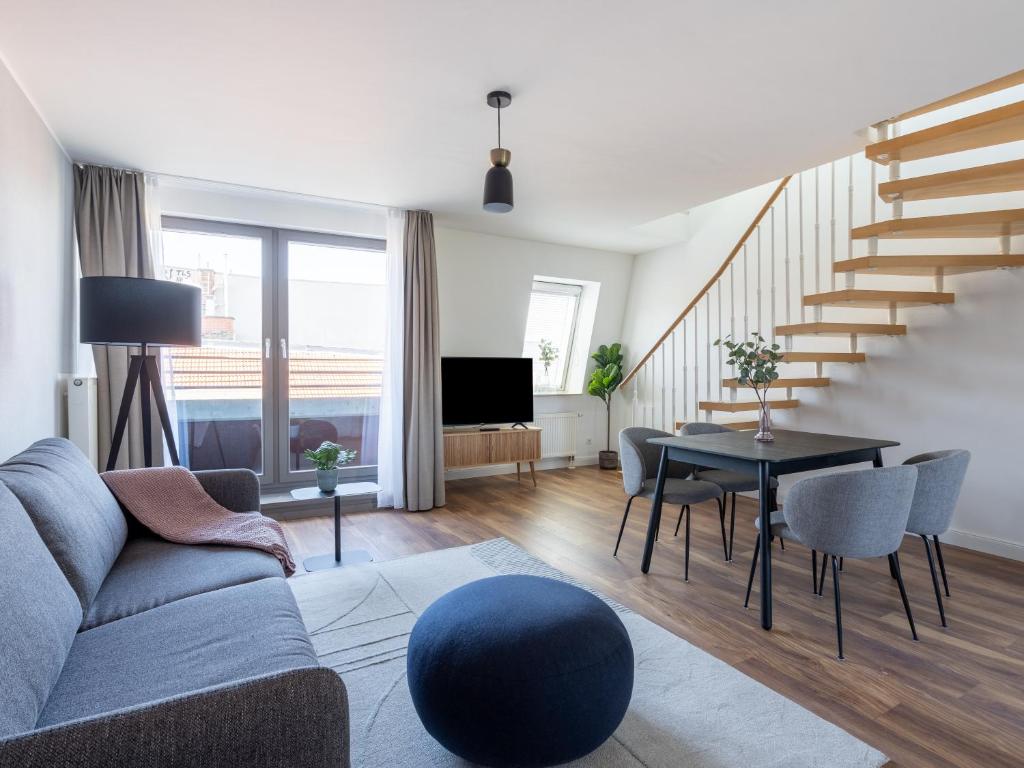 Flower's Berlin by limehome - Digital Access - One-bedroom Duplex Suite XXL With Balcony