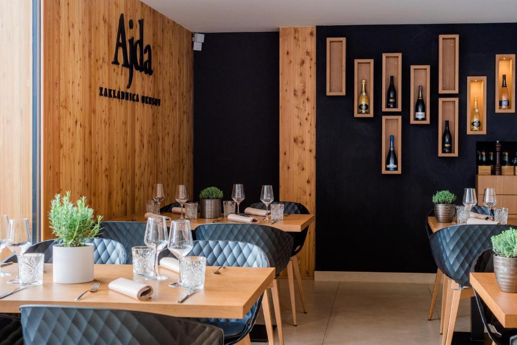 Nápoje v ubytování Hotel Ajdovec
